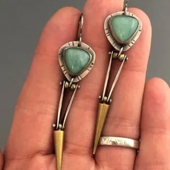 🎉HP🎉 🦋 3/$24 Turquoise enamel earrings with gold and silver tone - Picture 3 of 4